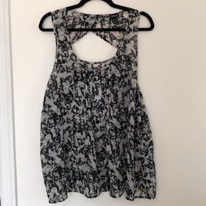 Black and white skull tank. Torrid. Size 3.